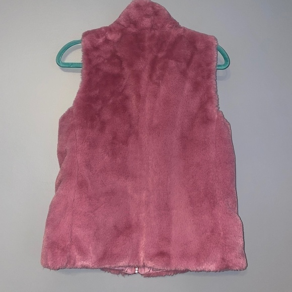 NWT J. Crew Factory Faux Fur Vest Pink Guava Berry Full Zip Size Small - Picture 7 of 8